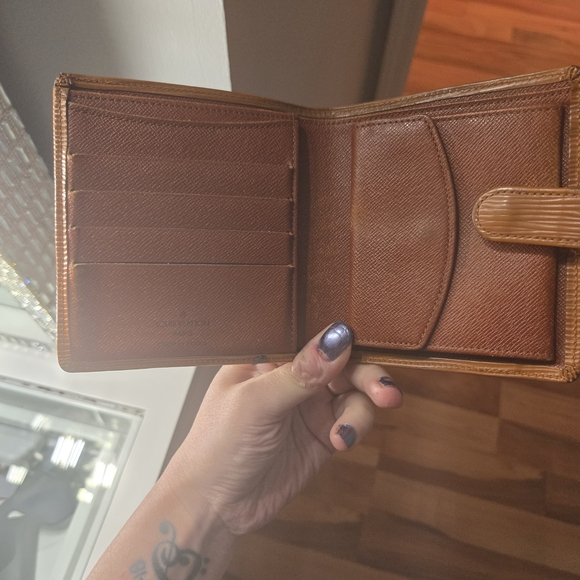 Louis Vuitton Tan Wallet - Picture 5 of 10